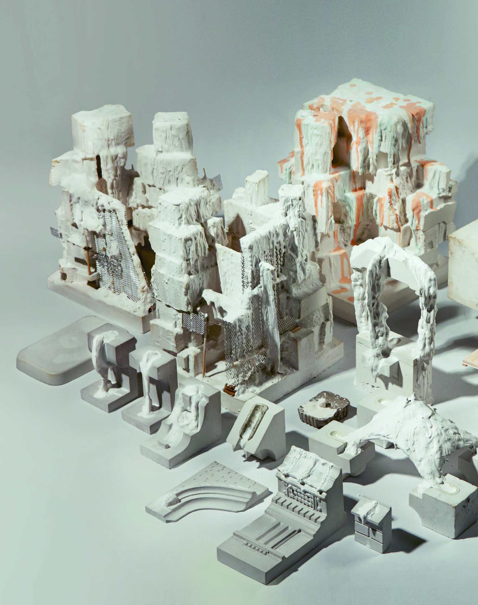 Material Flows: Growing Stone Architectures from Water and Waste Concrete￼￼￼